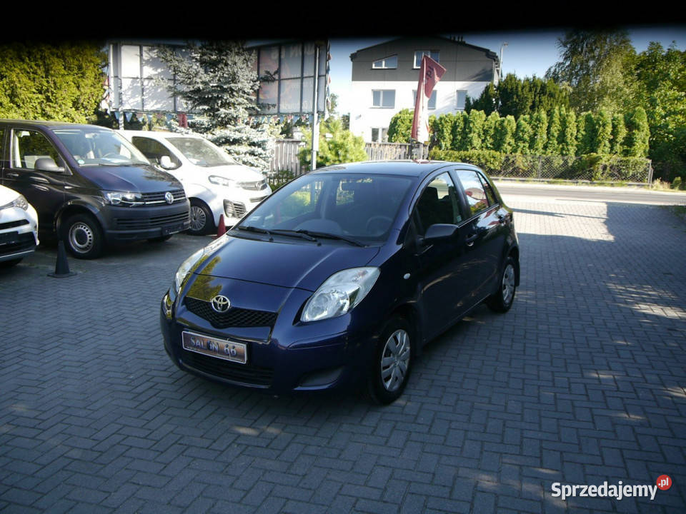 Toyota Yaris Salon Polska Stan b klima bez rdzy Zarejestrowany w Polsce Częstochowa