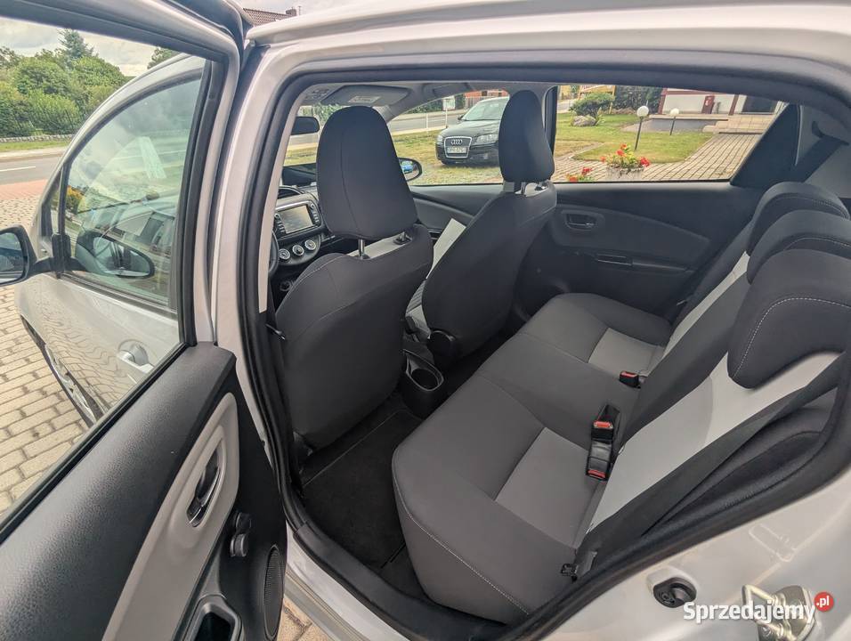 Toyota YARIS z Polskiego Salonu bezwypadek kurtyny powietrzne Biała