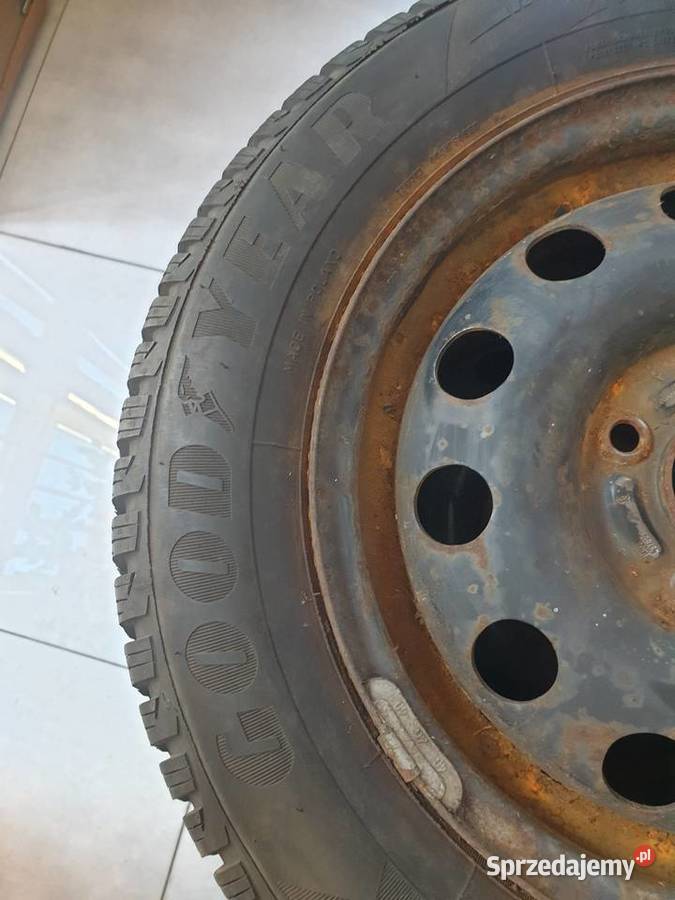 felga stalowa 14 opona Dunlop 18565R14 zima Dobre Miasto