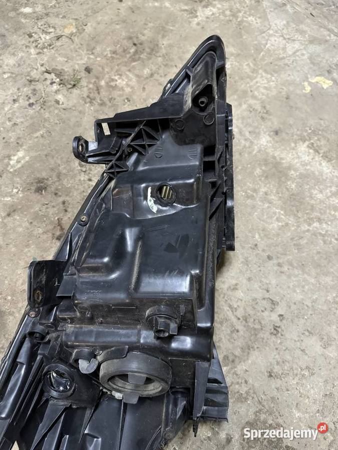 Lampa przednia Nissan Versa Lampy przednie Zamość