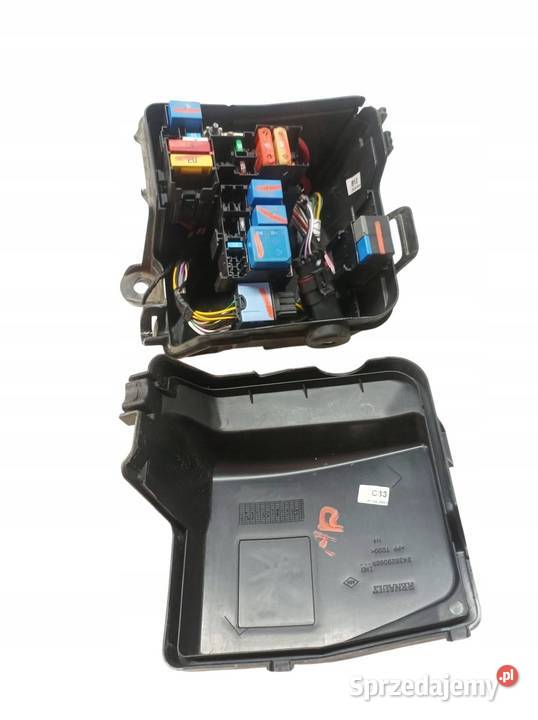 SKRZYNKA BEZPIECZNIKÓW 243807988R 10 TCE 91 Rok produkcji 2022