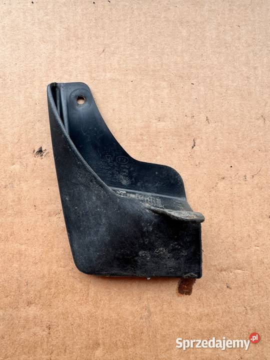 Chlapacze tył komplet prawy lewy Yaris III 1120 Brzesko