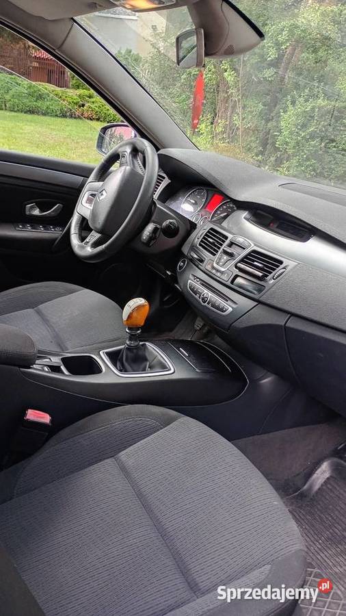 SPRZEDAM ZAMIENIĘ Na skuter Renault laguna III CD