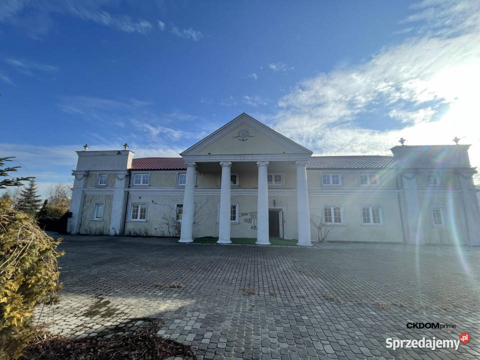 Pałac Łazienkowski centrum Staszowa świętokrzyskie Staszów