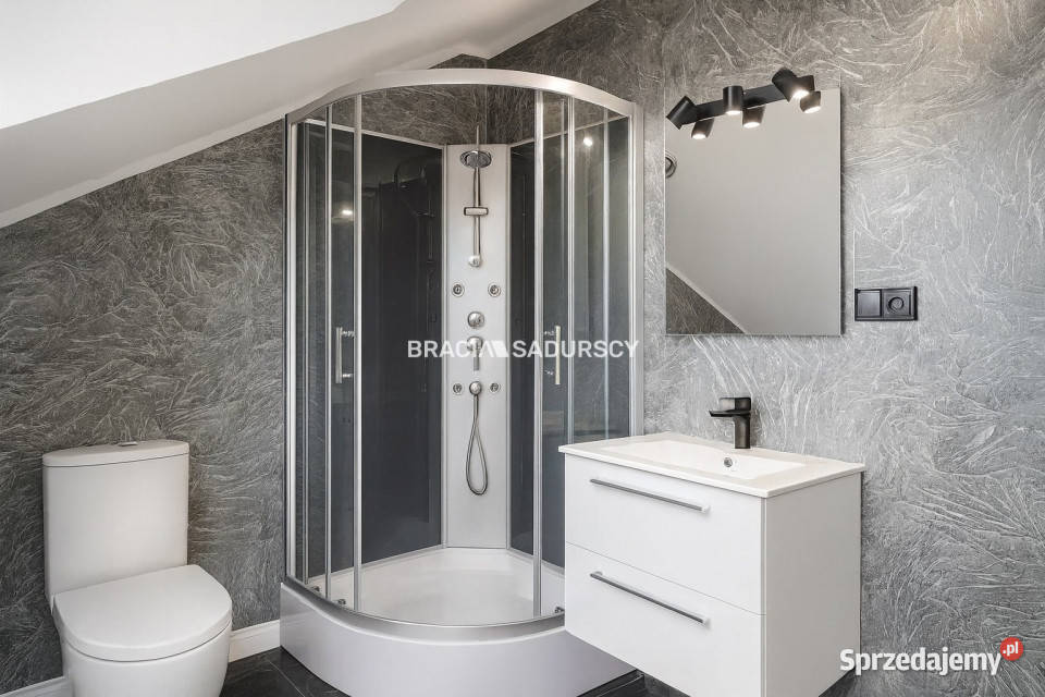 sprzedaży domu bliźniaka Kraków Podgórki asfalt