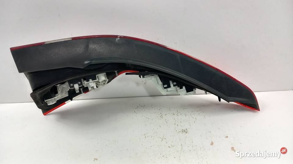 VOLVO V50 II KOMBI LAMPA TYŁ LEWA Zbierkowo