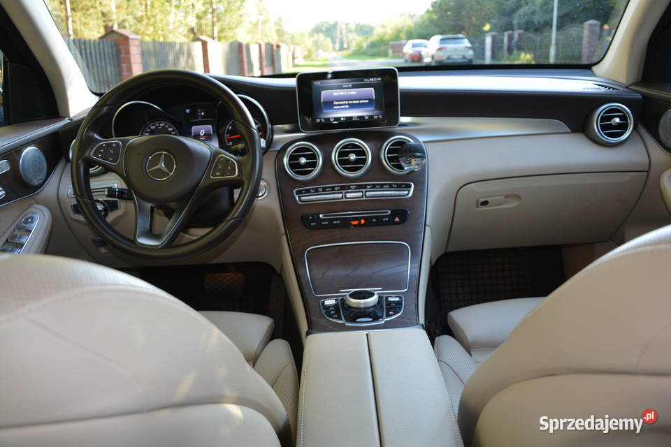 MERCEDESBENZ GLC 250 4MATIC 2016 20 benzyna benzyna Mercedes-Benz mazowieckie Garwolin