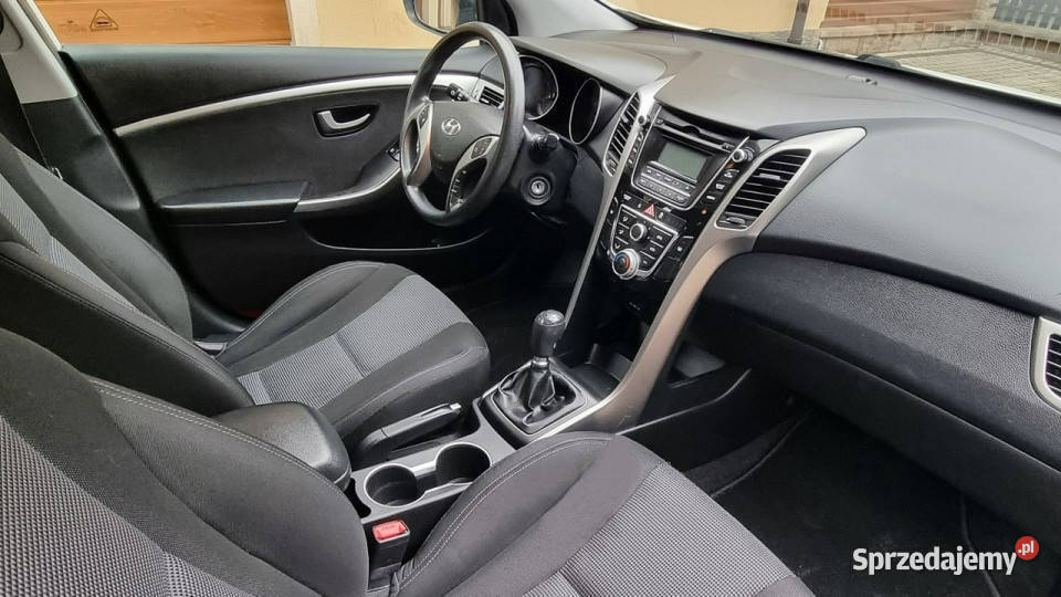 Hyundai i30 6 Bieg Wzorowy Stan Prosty Silnik światła do jazdy dziennej