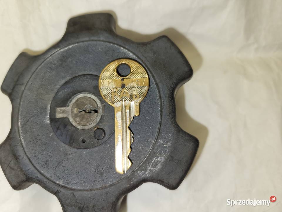 Trabant 11 Oryginalny korek wlewu paliwa z osobowe