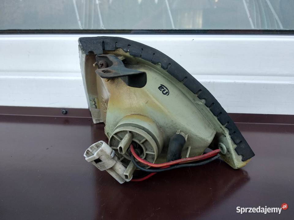 Suzuki Swift MK2 II lampa pozycyjna prawa Sieradz