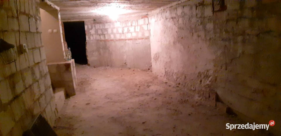 W pół wykończony duży ciekawa okolica 2 piętra Sprzedaż świętokrzyskie Śladków Mały