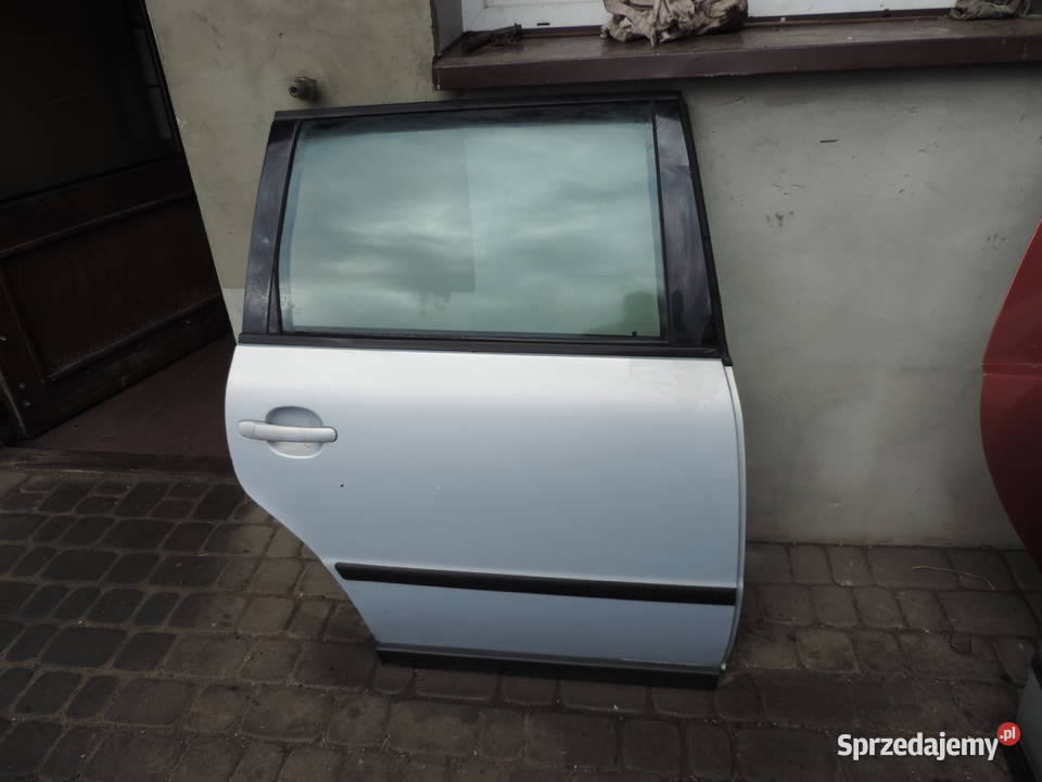 VW PASSAT B5 KOMBI DRZWI PRAWY TYŁ LB7Z Nowy Sącz