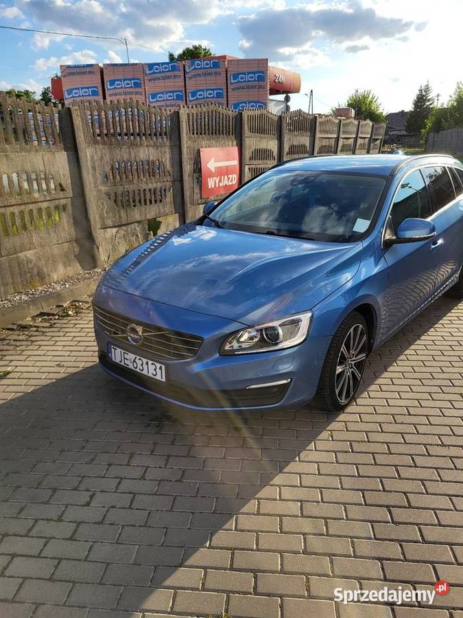 VOLVO V60 D2 MOMENTUM Jędrzejów