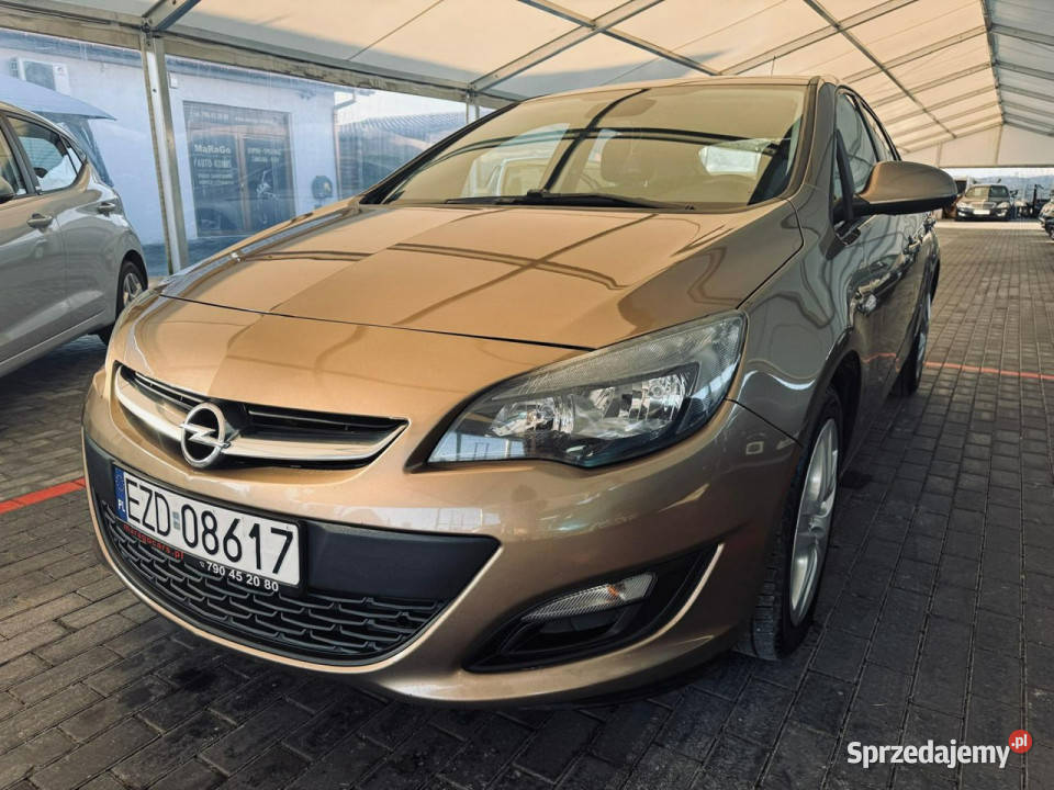 Opel Astra Lifcie 14 Benzyna GAZ 6 Biegów J