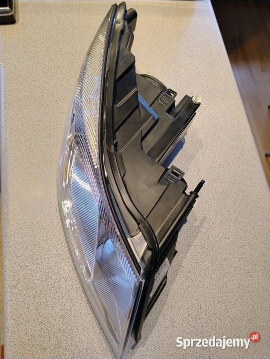 Skoda Octavia 2 II LIFT FL Lampa Przód Przednia Suchy Las