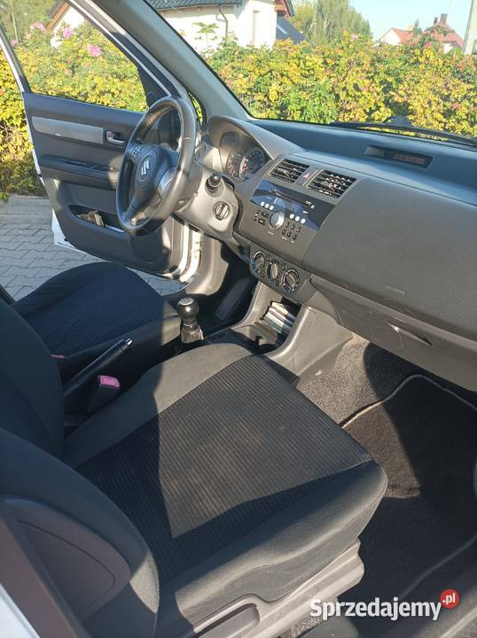 Suzuki swift 2010 13 benzyna podgrzewane fotele wielkopolskie
