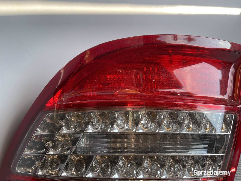 MERCEDES W204 PRAWA LAMPA TYŁ  LED Lampy tylne Ostroróg