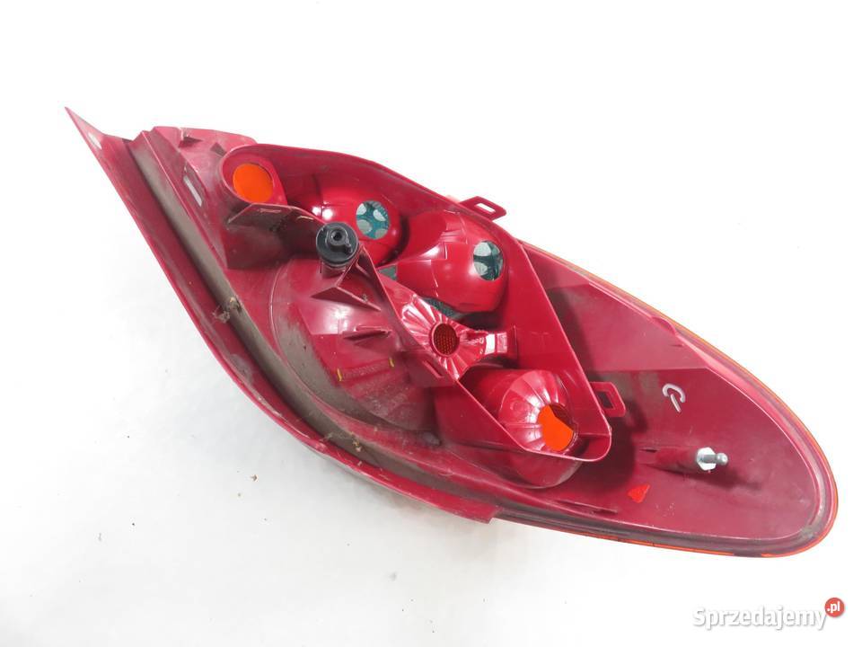 LAMPA PRAWA TYLNA PEUGEOT 207 964998658003