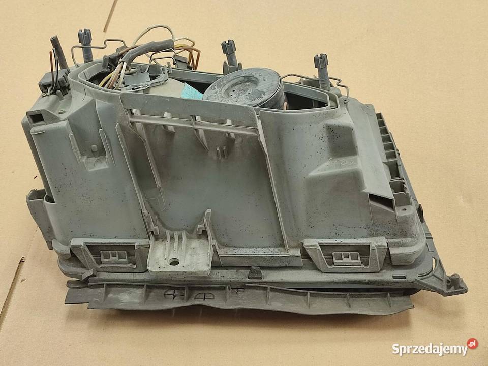 LAMPA LEWY PRZÓD MERCEDES W124 12957900 HELLA sprzedam