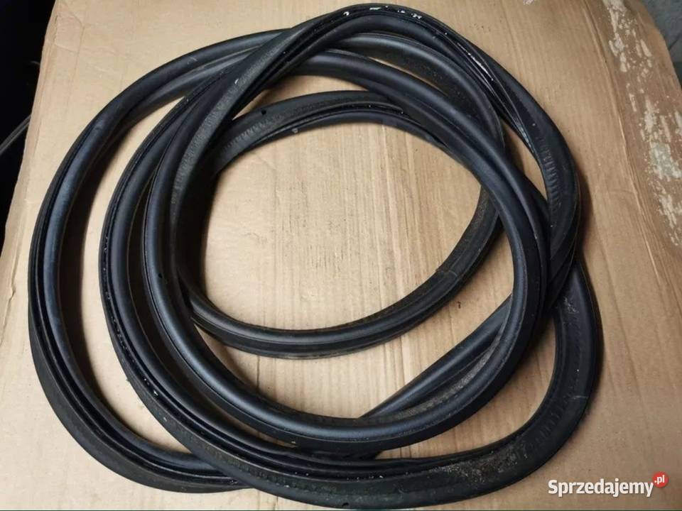 Uszczelka klapy bagażnika BMW E46 Compact osobowe Pozostałe Żory