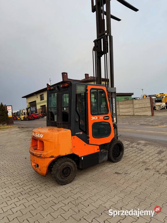 wózek widłowy DOOSAN D30S5 diesel 3000 Triplex łódzkie Działoszyn