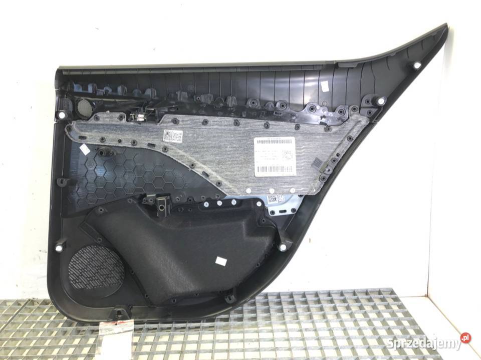 BOCZEK DRZWI TYŁ LEWY TAPICERKA SKODA OCTAVIA IV