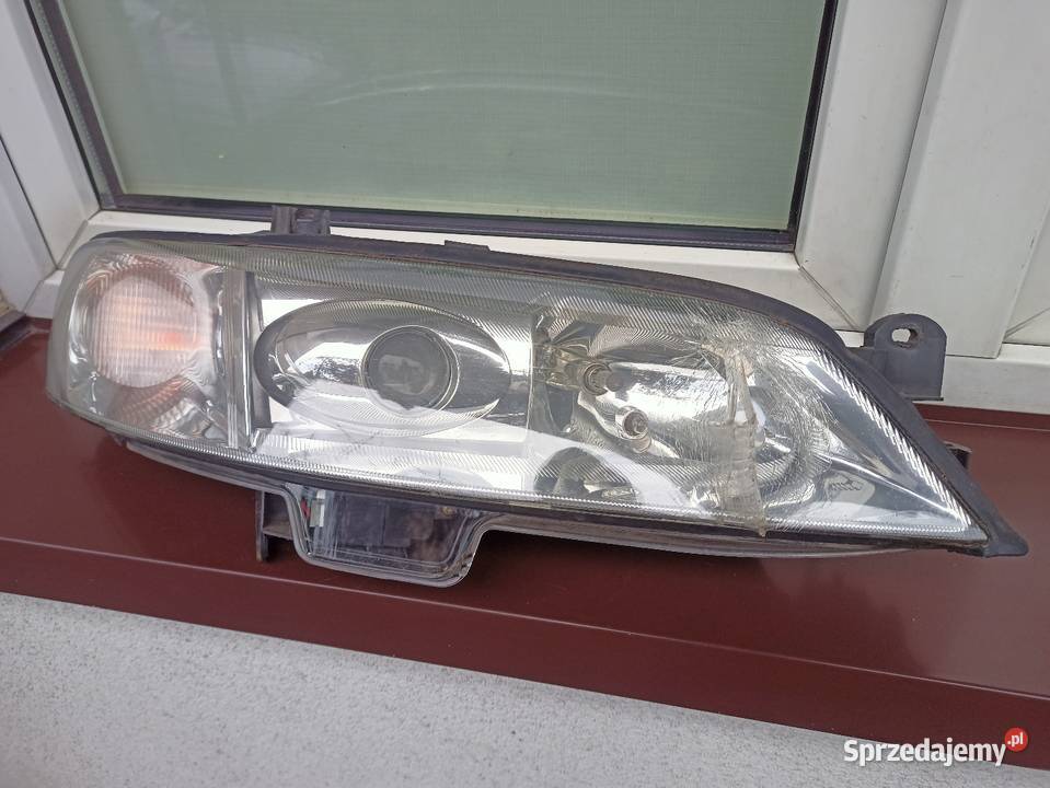 Opel Vectra B LIFT FL lampa przednia prawa Sieradz