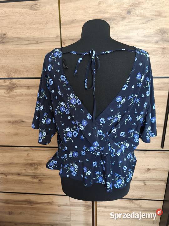 Śliczna bluzka crop top w kwiatki Primark Inny materiał Chełm sprzedam