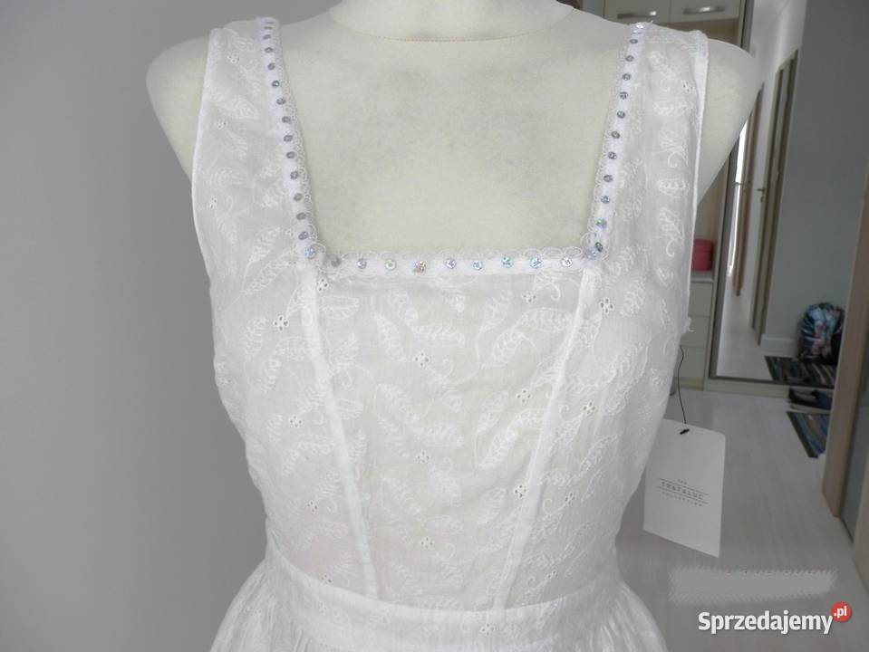 Sukienka Zara Biała Rozkloszowana Haftowana Łomża