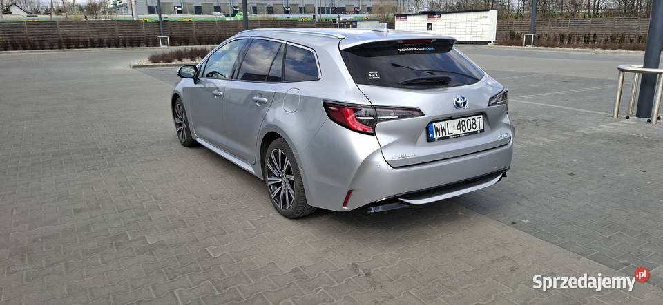 Toyota corolla e21 20 hybrid kombi SALON POLSKA