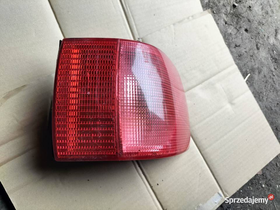 AUDI A6C4 A6 C4 SEDAN LAMPA TYŁ TYLNA PRAWA Lampy tylne lubelskie