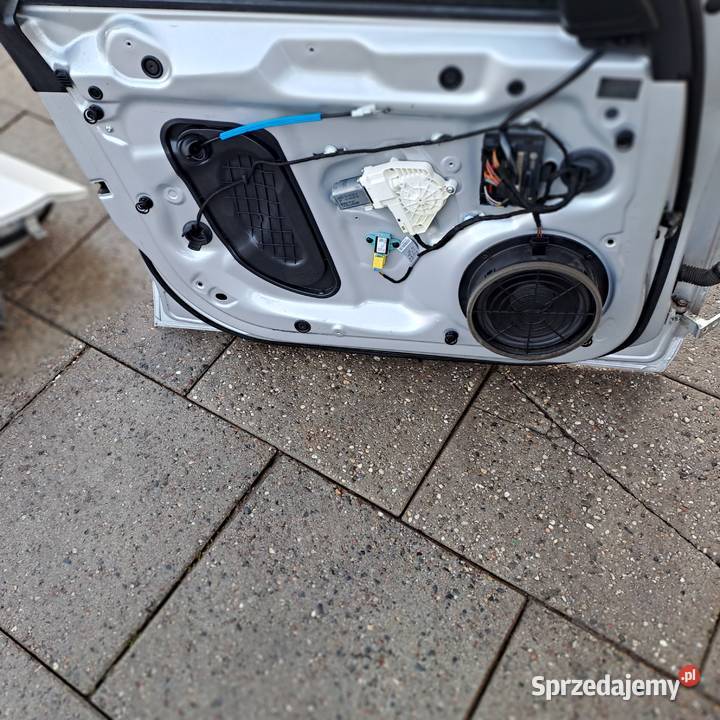 Audi A4 B8 Avant FL drzwi kod lakieru LX7W i