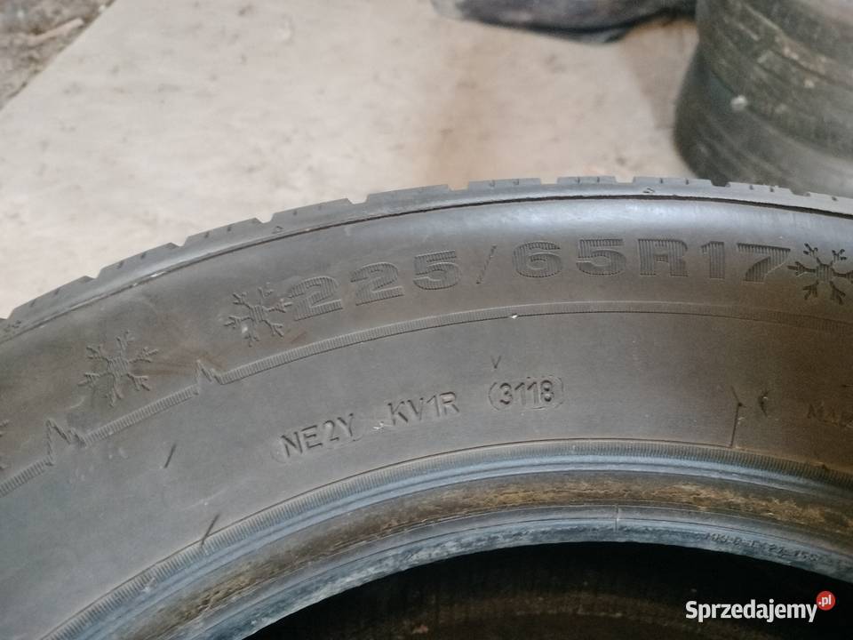 Opony zimowe Dunlop 22565 R17 lubelskie