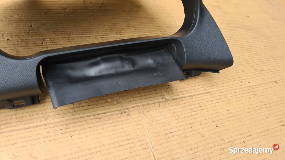 Mazda 6 GH ramka licznika deska rozdzielcza