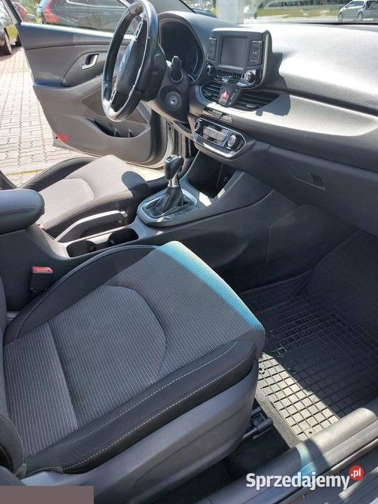 Hyundai i30 14 Benzyna Classic 100 2019r 100KM Warszawa