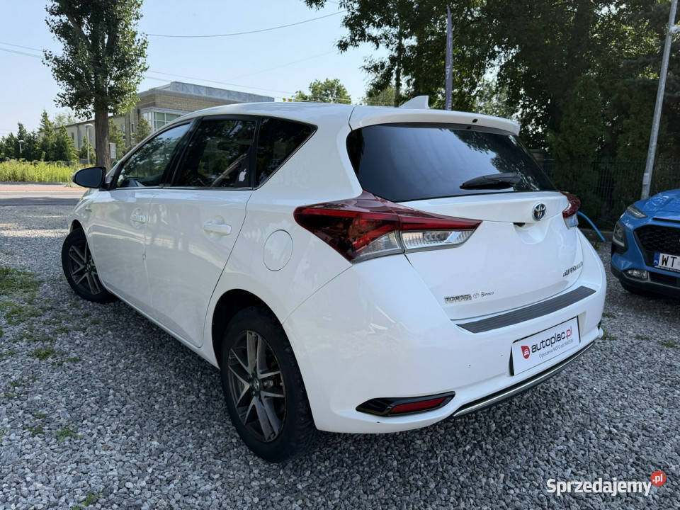 Toyota Auris 18 HSD 136 Serwisowany Kamera Ładny Auris