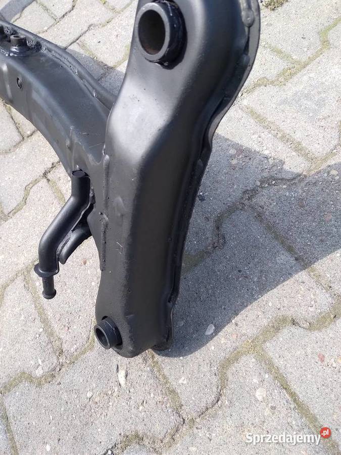 Belka tylnego zawieszenia Toyota Camry III gen