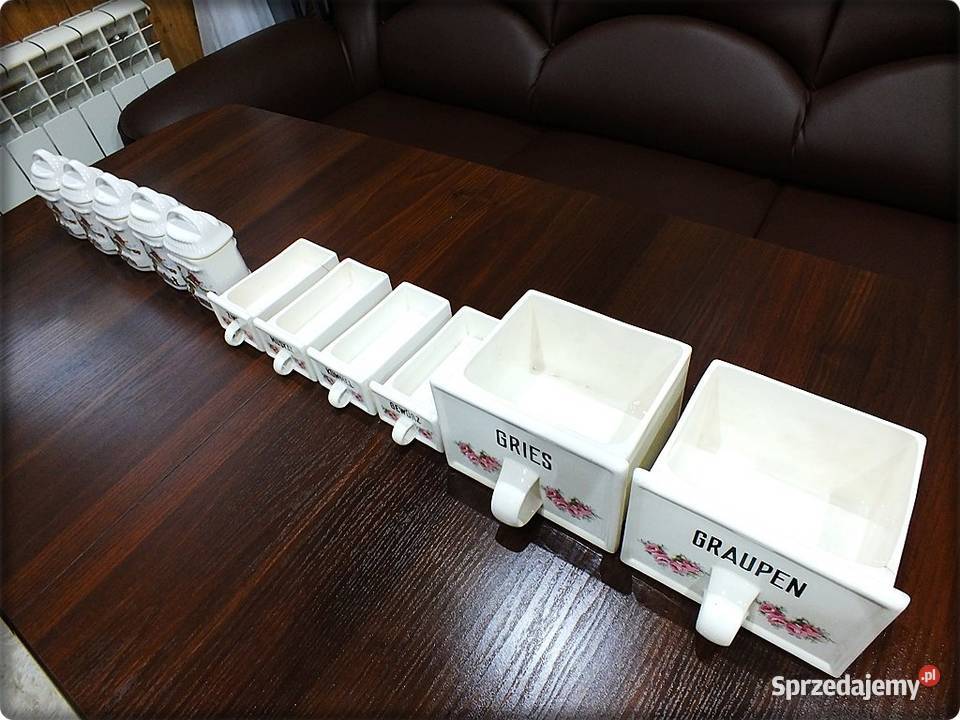 Zestaw Stare pojemniki kuchenne porcelana