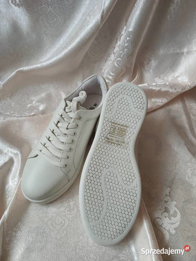 Białe klasyczne sneakersy bonprix 38 trampki Sochaczew