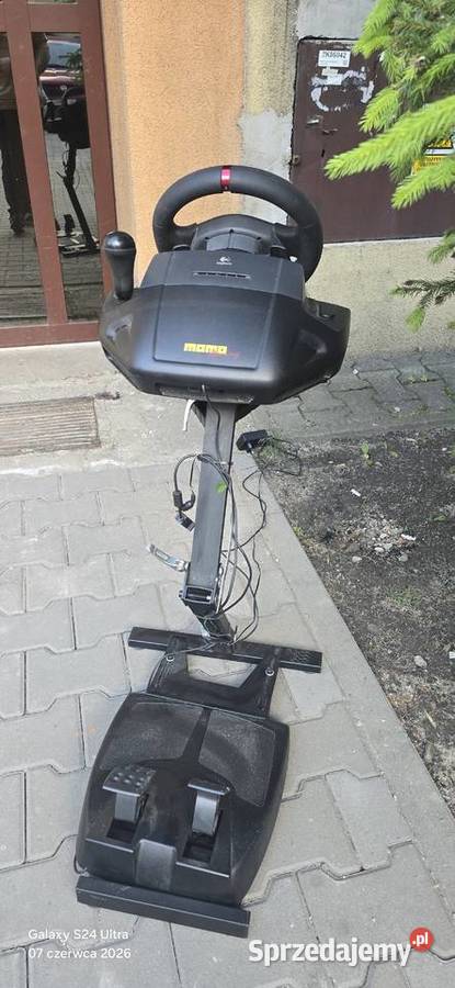 Kierownica Logitech Momo Racing Force stojak Ruda Śląska