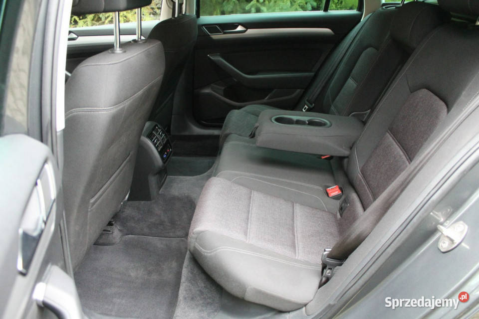 Volkswagen Passat Variant TDI 150 Przebieg 160 szary