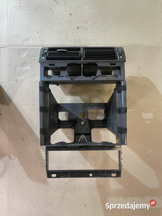 Panel środkowy deski rozdzielczej Ford mondeo