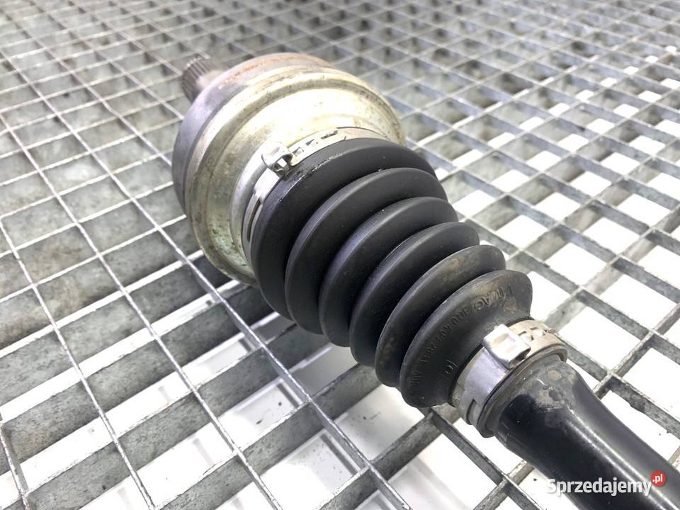 PÓŁOŚ PRAWY PRZÓD AUDI Q3 II 3Q0407272CA 15 150