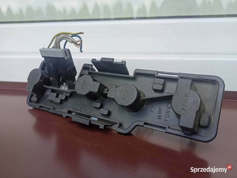 Opel Astra F kombi Caravan wkład oprawka lampy osobowe łódzkie Sieradz