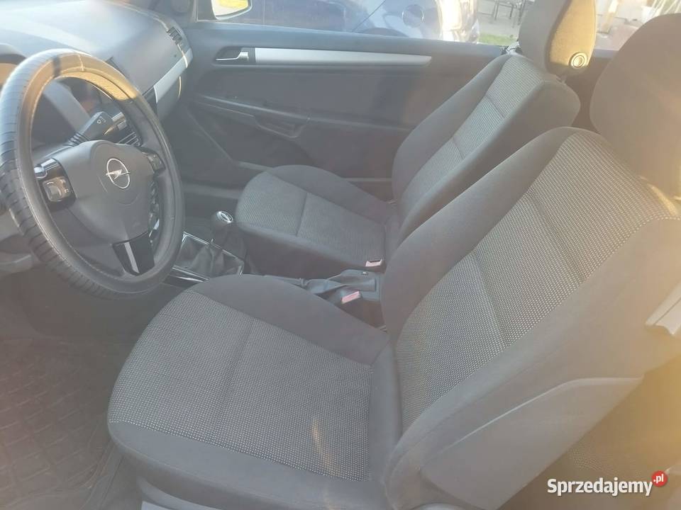 18 BENZYNA CZARNY 214700km
