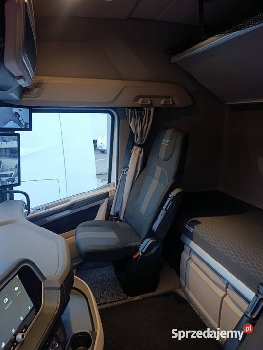 Ciągnik siodłowy DAF XG 480 Józefów