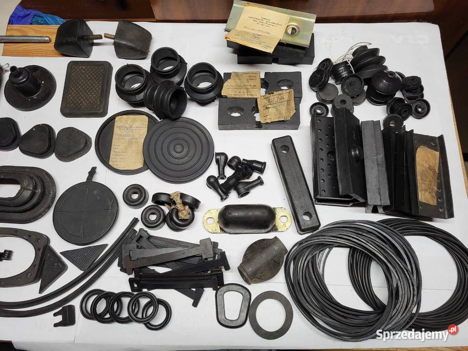 Fabrycznie nowe wieszaki wydechu gumy poduszki Rok produkcji 1982 Chodzież