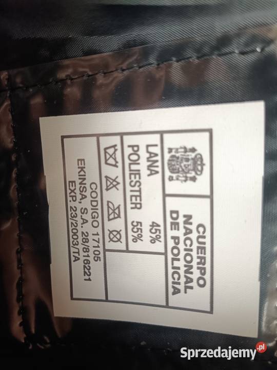 Mundur policjanta Hiszpania ok 170 mazowieckie