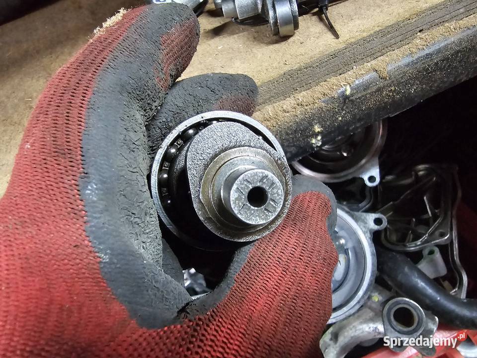 Yamaha YZF 125 wałek rozrządu dźwigienki
