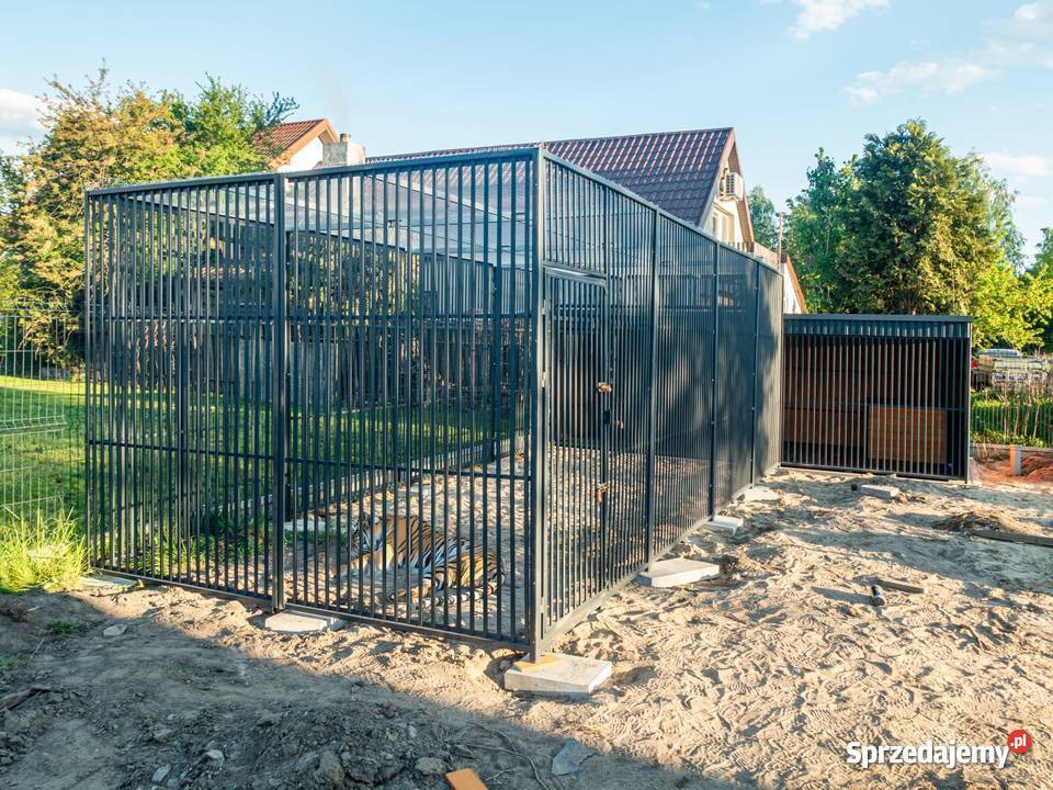 Kojec Grożnego Psa Psów z podłogą pojdełkiem Tarczyn